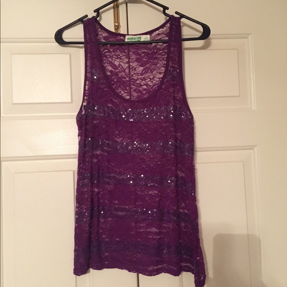 Women’s Large tank top. - Picture 2 of 4